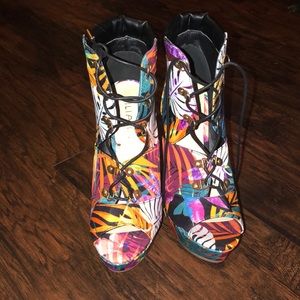 Gorgeous playful wedges never worn size 8.5